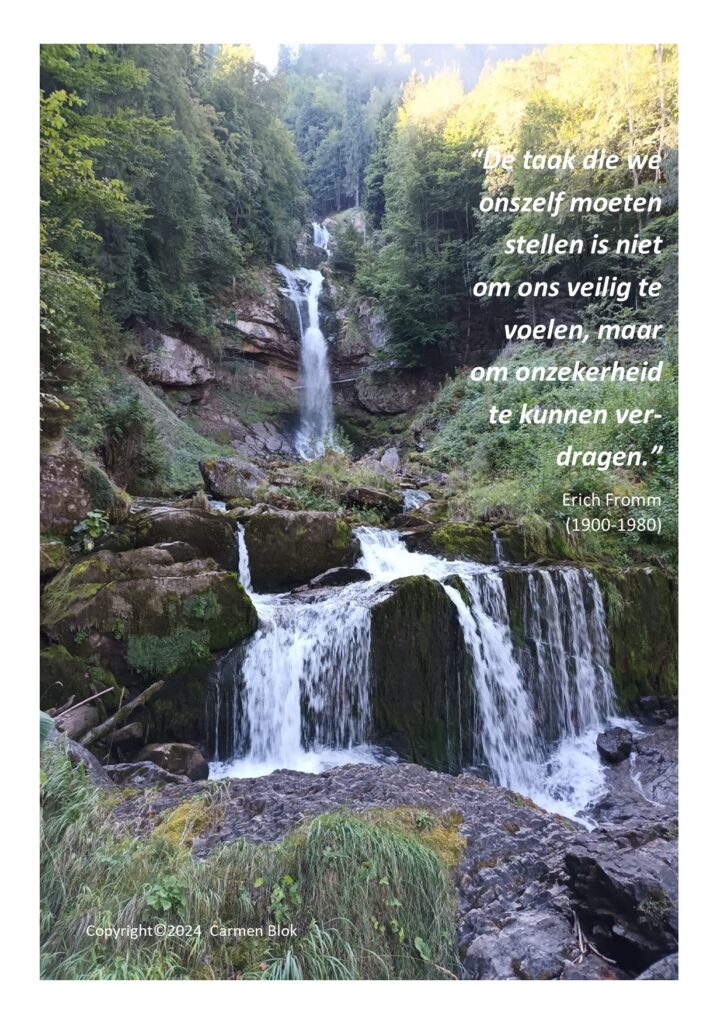 Foto van Giessbach Waterval in Zwitserland bij Filosofisch blog De toegevoegde waarde van de filosofische praktijk.